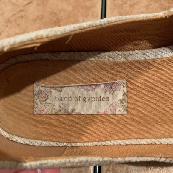 Band of Gypsies Jasmine Distressed Chenille White Vegan Flats size 10 - Picture 7 of 11